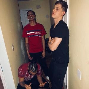 Meet your Posher, Cameron